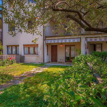 Отель Gardenhouse - Wifi And Garden Верона Экстерьер фото